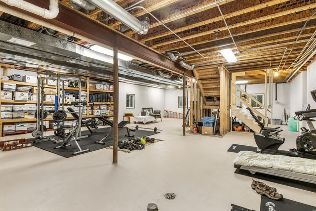 1211 Ashbury Lane, Libertyville, IL 60048