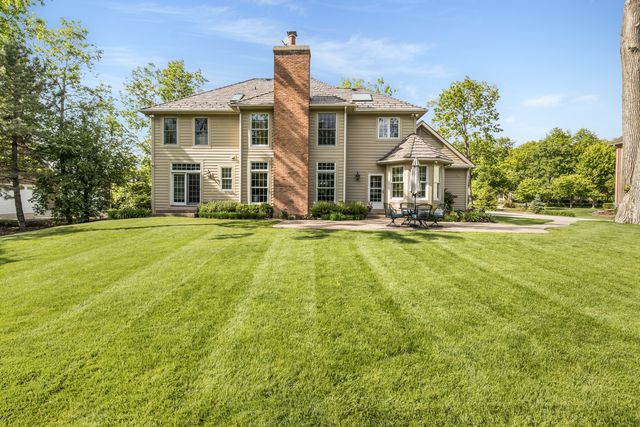 1211 Ashbury Lane, Libertyville, IL 60048
