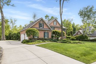 1211 Ashbury Lane, Libertyville, IL 60048
