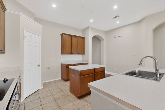 7911 Decoy Drive, Arlington, TX 76002