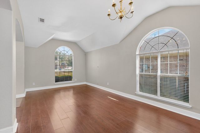 7911 Decoy Drive, Arlington, TX 76002