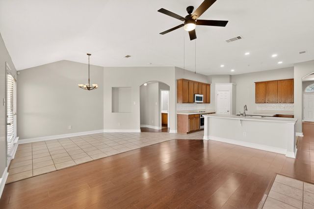 7911 Decoy Drive, Arlington, TX 76002