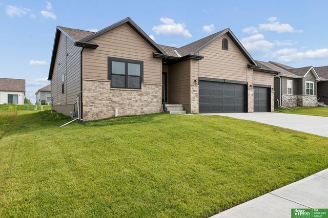 4910 Pinehill Road, Bellevue, NE 68133