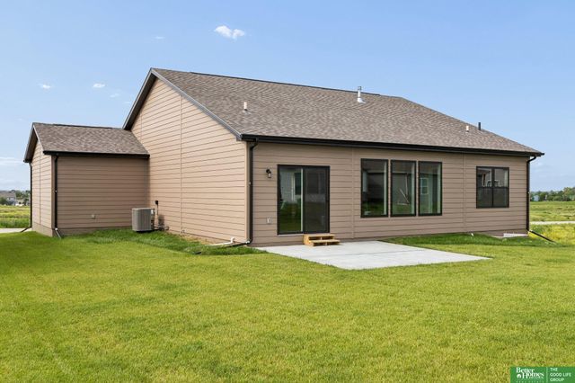 4910 Pinehill Road, Bellevue, NE 68133