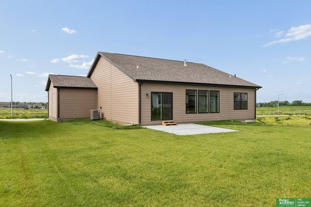 4910 Pinehill Road, Bellevue, NE 68133