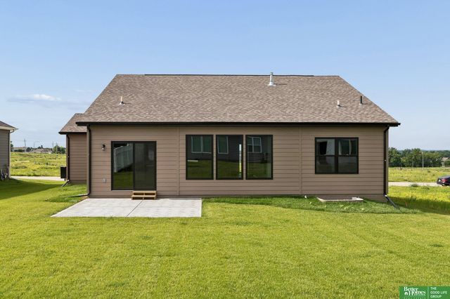 4910 Pinehill Road, Bellevue, NE 68133