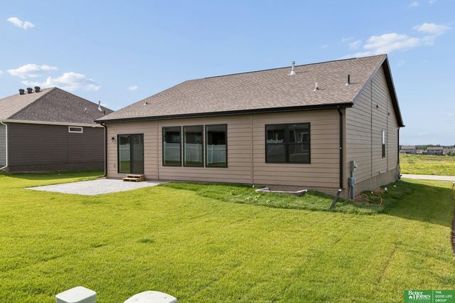 4910 Pinehill Road, Bellevue, NE 68133
