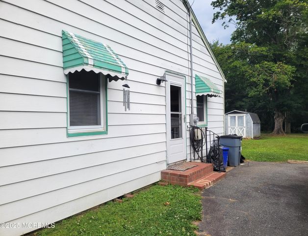 9 Holmes Terrace, Freehold, NJ 07728