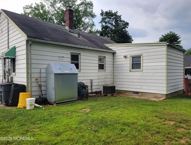 9 Holmes Terrace, Freehold, NJ 07728