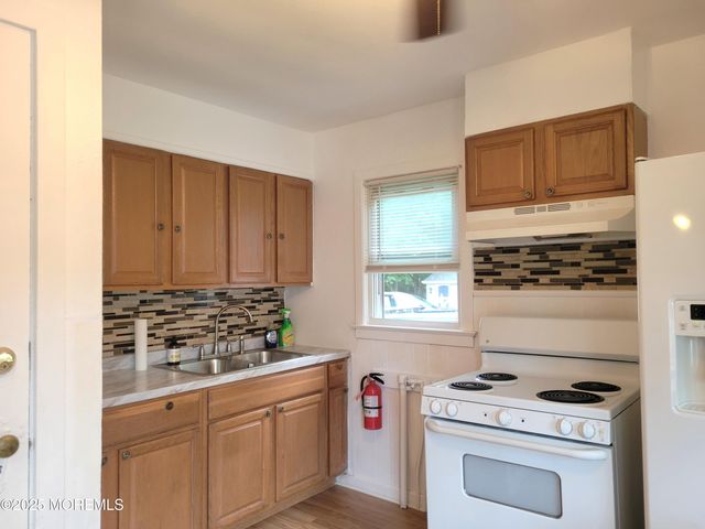 9 Holmes Terrace, Freehold, NJ 07728