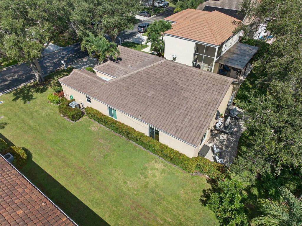 Image 34 of property listing at 7862 NW 62nd Way, Parkland, FL 33067
