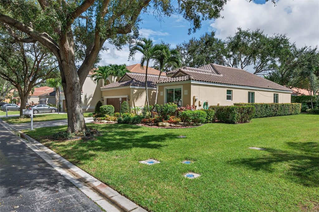 Image 36 of property listing at 7862 NW 62nd Way, Parkland, FL 33067