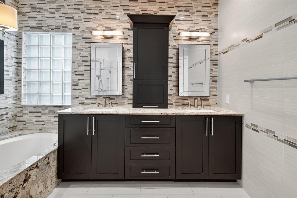 Image 55 of property listing at 7862 NW 62nd Way, Parkland, FL 33067