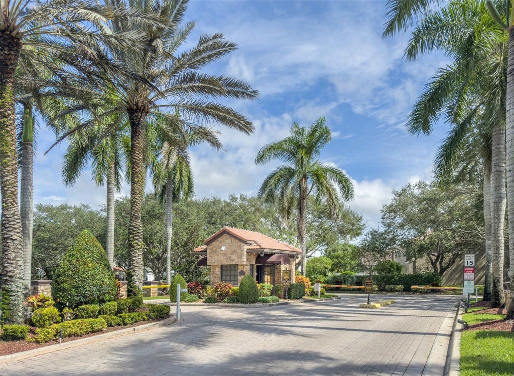 Image 62 of property listing at 7862 NW 62nd Way, Parkland, FL 33067