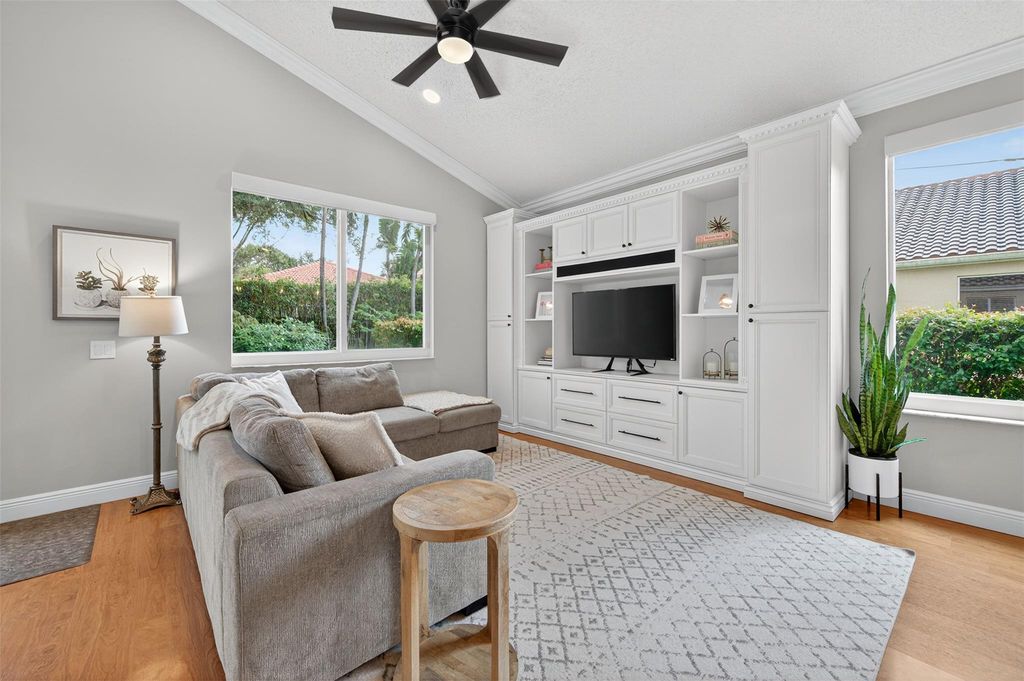 Image 8 of property listing at 7862 NW 62nd Way, Parkland, FL 33067