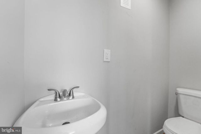 102 - 104 RANDALL AVE, Trenton, NJ 08611