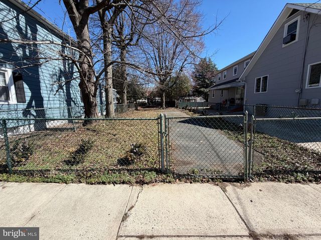 102 - 104 RANDALL AVE, Trenton, NJ 08611