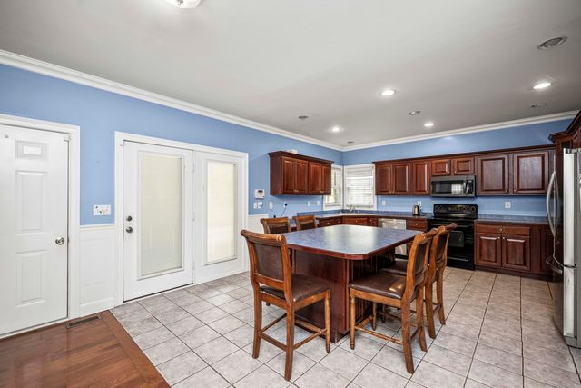 1369 Saddle Club Way, Lexington, KY 40504