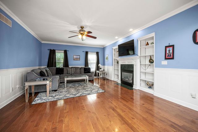 1369 Saddle Club Way, Lexington, KY 40504