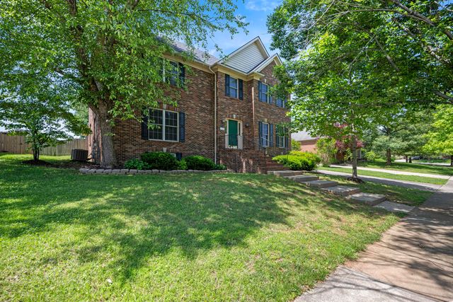 1369 Saddle Club Way, Lexington, KY 40504