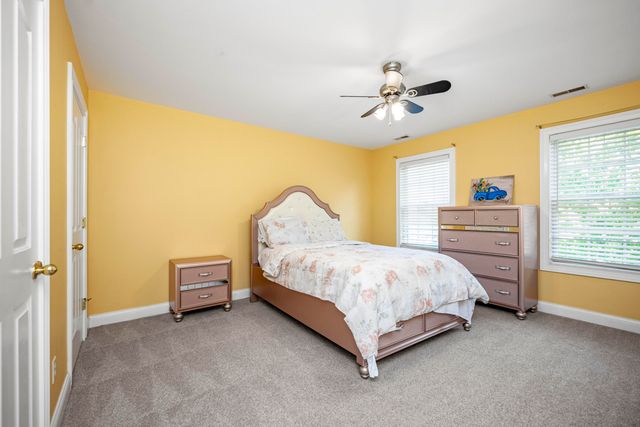 1369 Saddle Club Way, Lexington, KY 40504