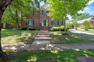 1369 Saddle Club Way, Lexington, KY 40504