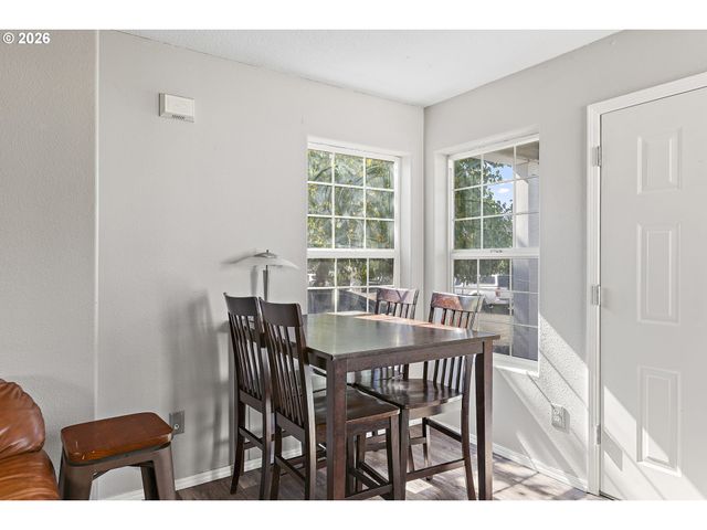 946 Sw JUNCTION Pl, Gresham, OR 97080