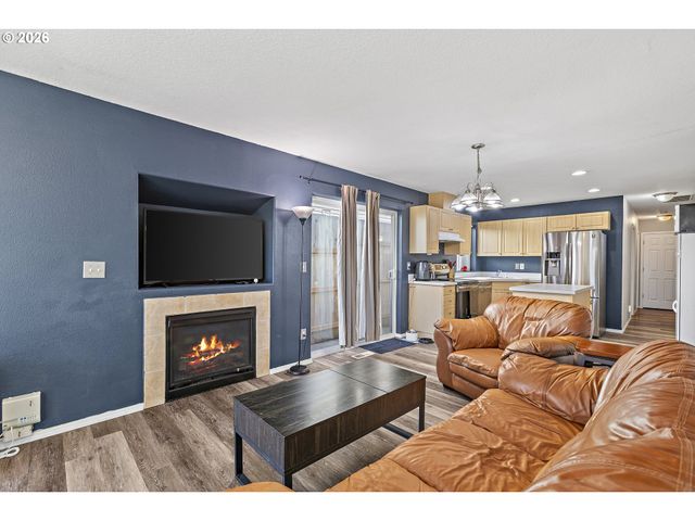 946 Sw JUNCTION Pl, Gresham, OR 97080