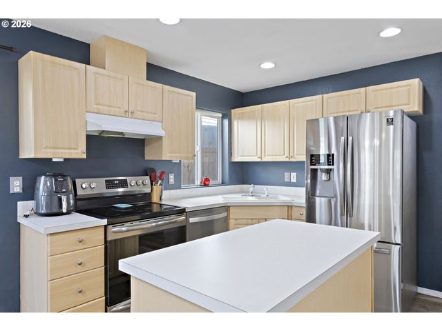 946 Sw JUNCTION Pl, Gresham, OR 97080