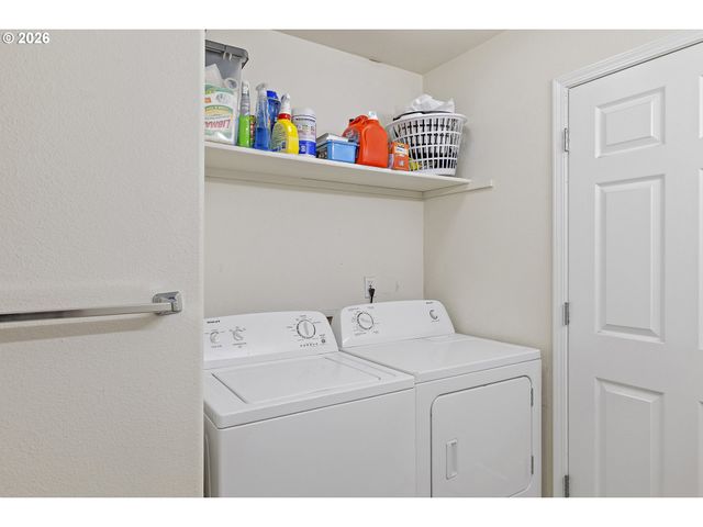 946 Sw JUNCTION Pl, Gresham, OR 97080