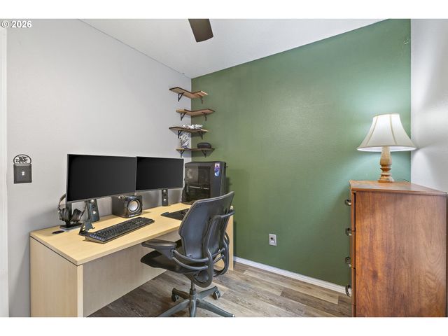946 Sw JUNCTION Pl, Gresham, OR 97080