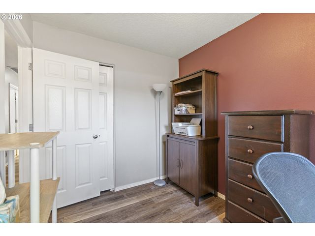 946 Sw JUNCTION Pl, Gresham, OR 97080