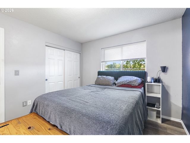 946 Sw JUNCTION Pl, Gresham, OR 97080