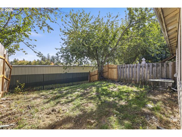 946 Sw JUNCTION Pl, Gresham, OR 97080
