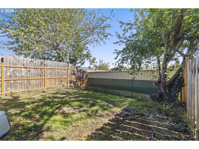 946 Sw JUNCTION Pl, Gresham, OR 97080