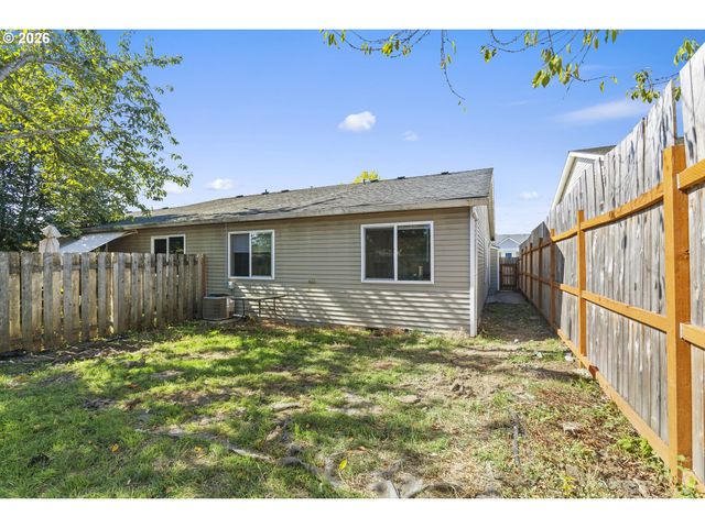 946 Sw JUNCTION Pl, Gresham, OR 97080