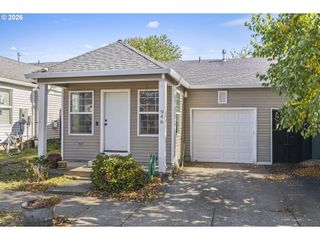 946 Sw JUNCTION Pl, Gresham, OR 97080