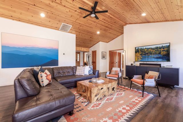 43855 Wolf, Big Bear Lake, CA 92315