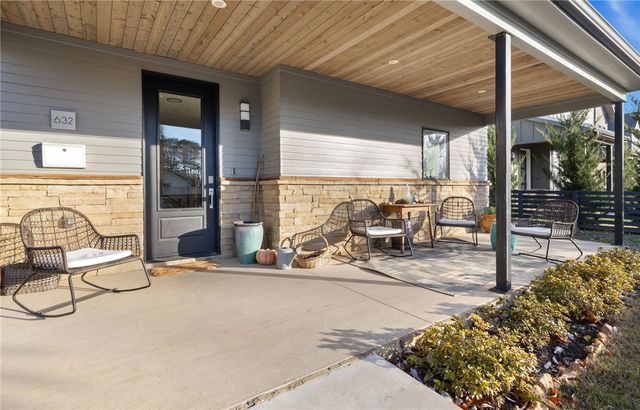 632 Bella Vista Road, Bentonville, AR 72712