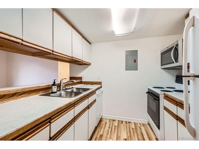 6388 Oak Ct 203, Arvada, CO 80004