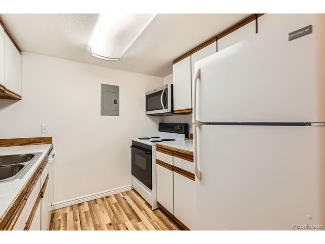 6388 Oak Ct 203, Arvada, CO 80004