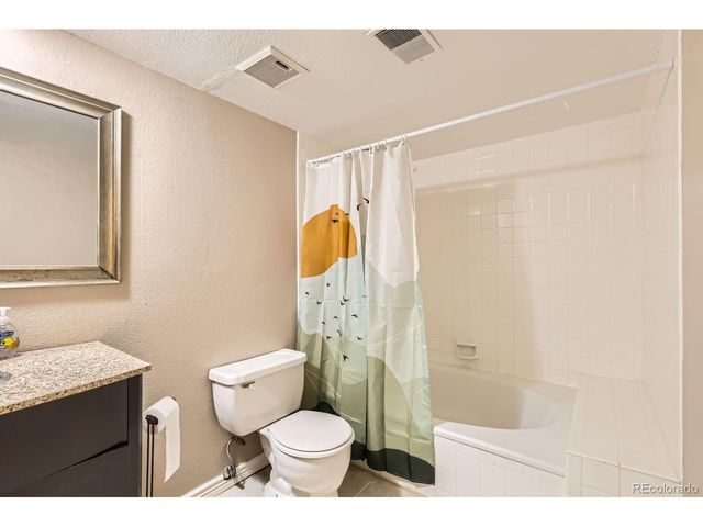6388 Oak Ct 203, Arvada, CO 80004