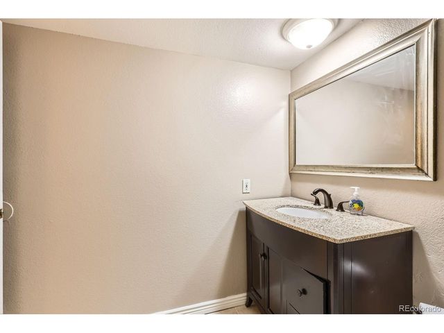 6388 Oak Ct 203, Arvada, CO 80004