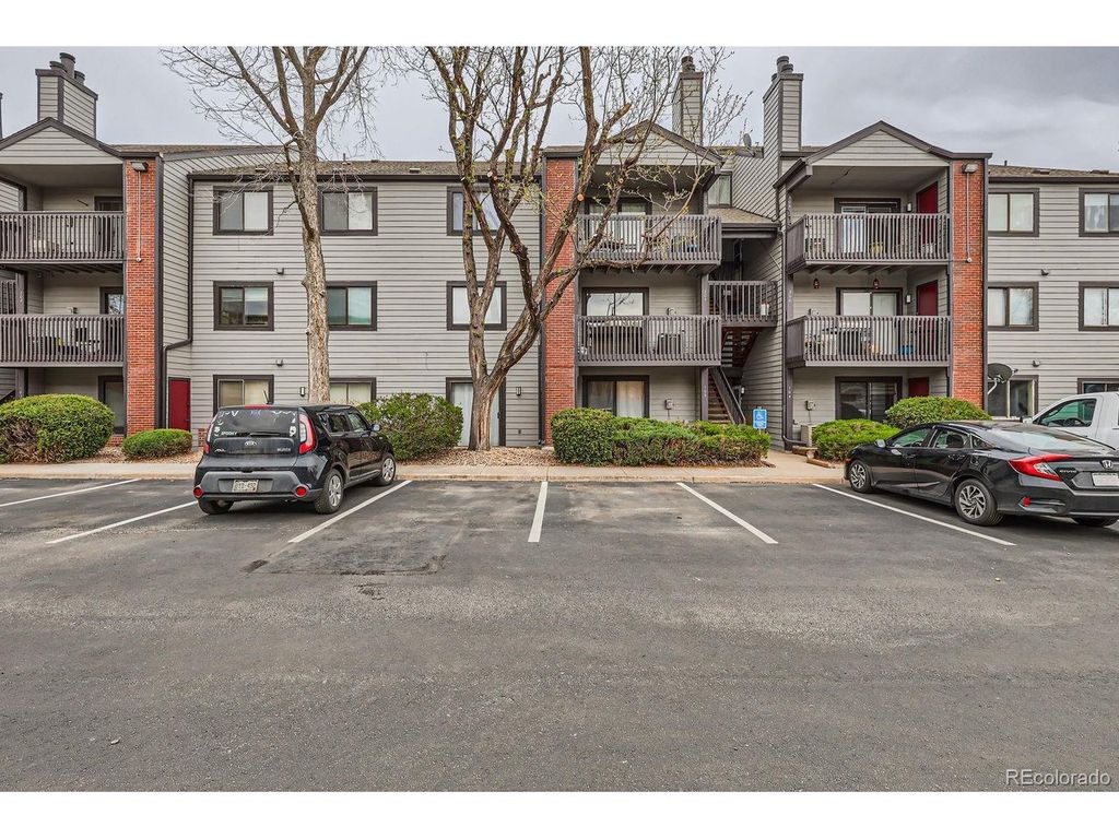 6388 Oak Ct 203, Arvada, CO 80004
