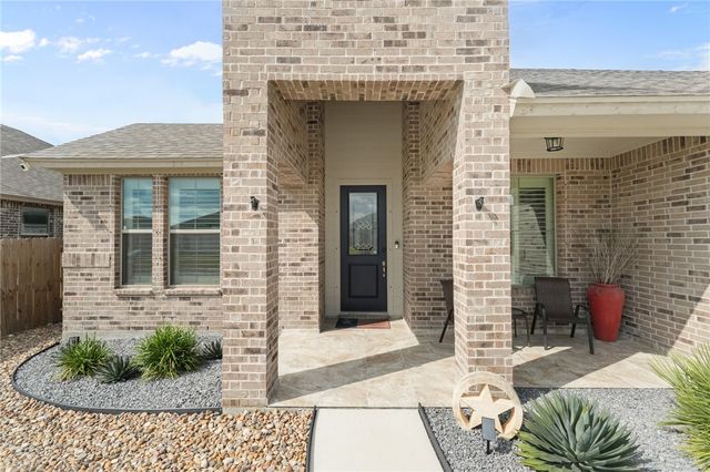 7826 Hulk Dr, Corpus Christi, TX 78414