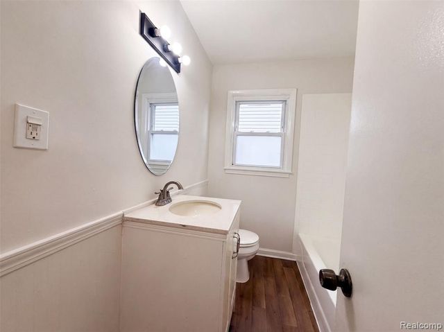 24346 Lehigh Street, Dearborn Heights, MI 48125