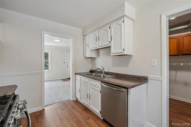 24346 Lehigh Street, Dearborn Heights, MI 48125