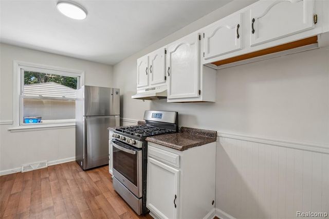 24346 Lehigh Street, Dearborn Heights, MI 48125