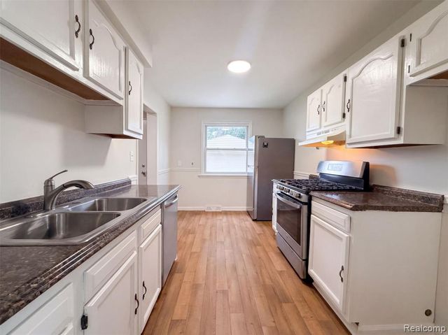 24346 Lehigh Street, Dearborn Heights, MI 48125