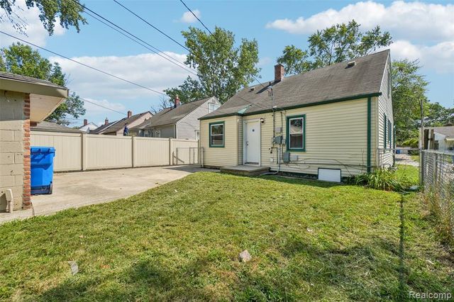24346 Lehigh Street, Dearborn Heights, MI 48125